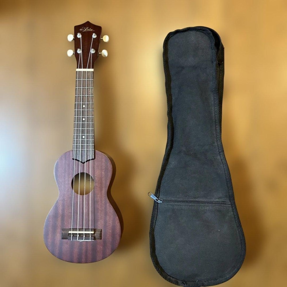 ARIA soprano ukulele with case