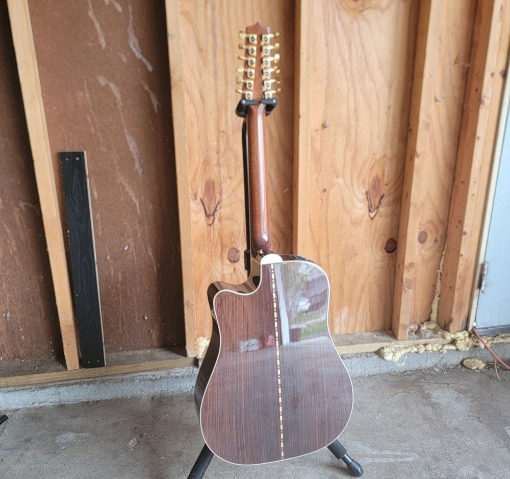 Takamine EF400SC