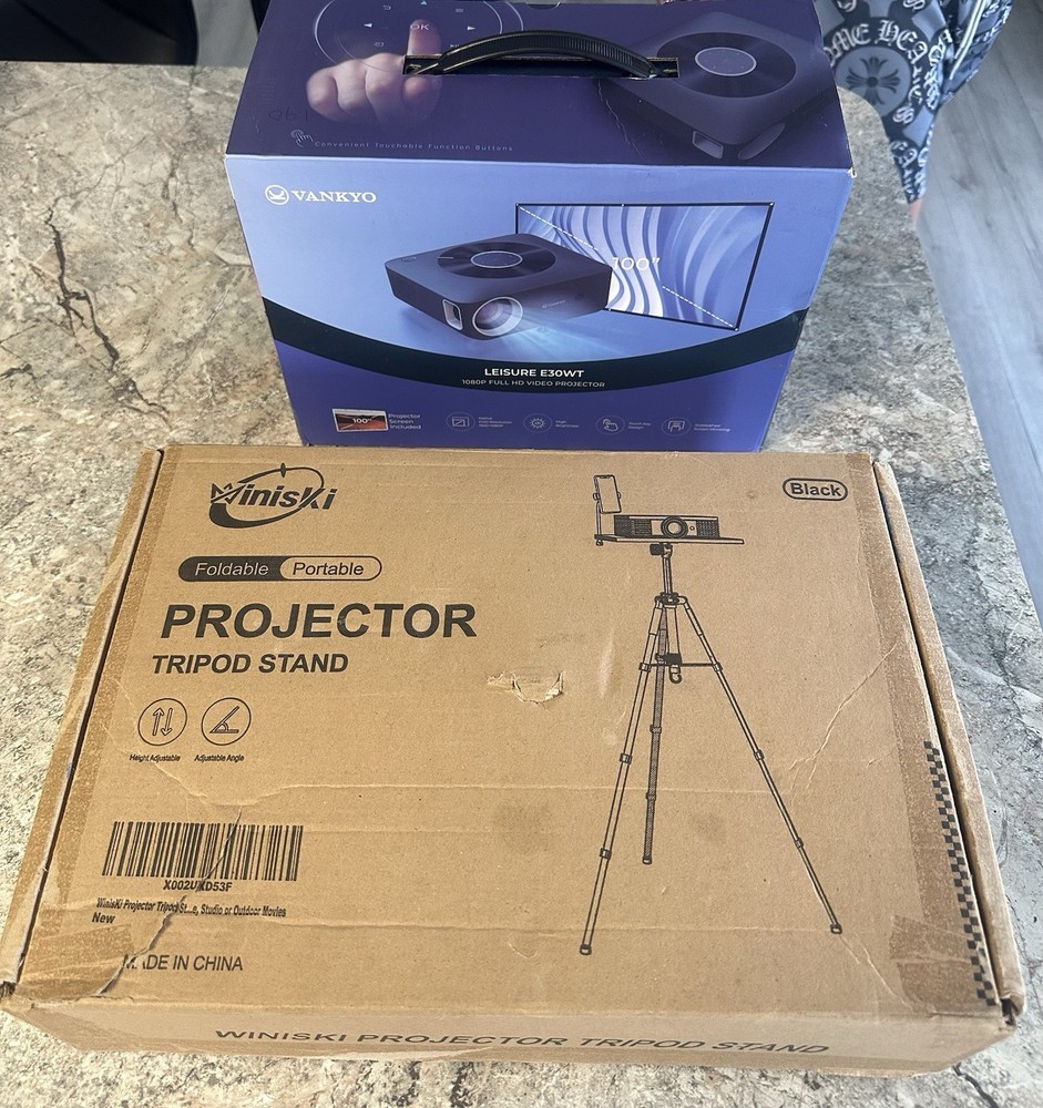 VANKYO Leisure E30WT Native 1080P Full HD Video Projector