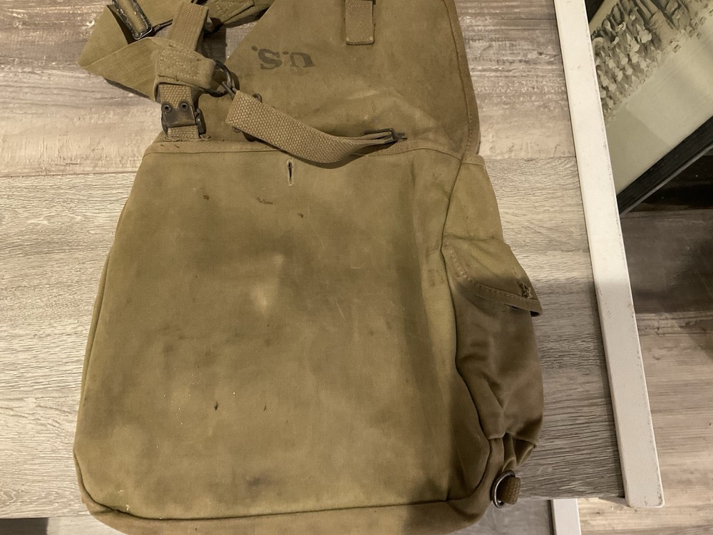 ORIGINAL WWII US 1942 DATED MUSETTE BAG - MARKED / ID’D