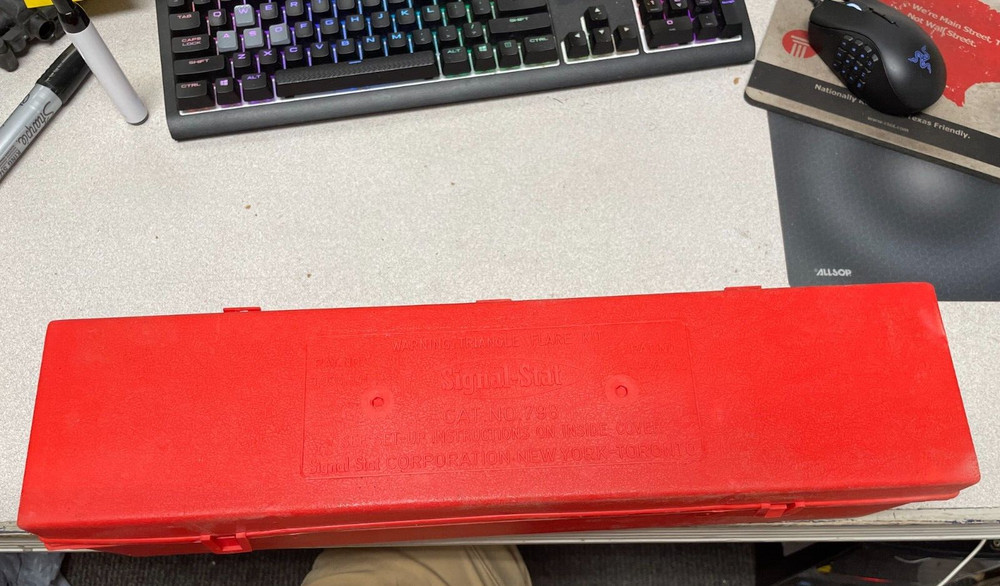 Signal Stat Warning Triangle Flare Kit #798