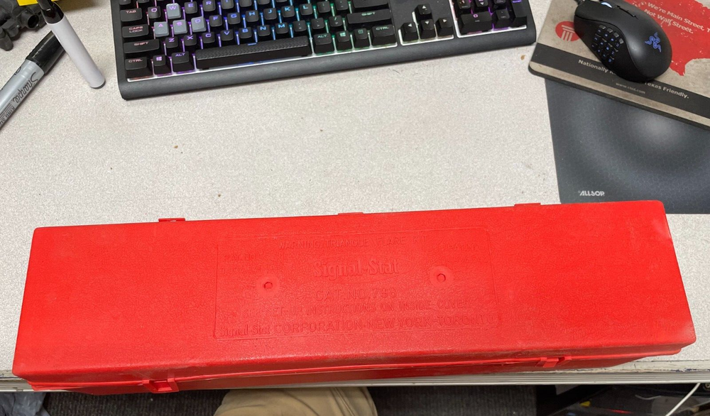 Signal Stat Warning Triangle Flare Kit #798