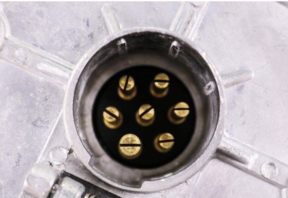 Power Products 7 Way Trailer Socket W/O Circuit Breakers EL24000