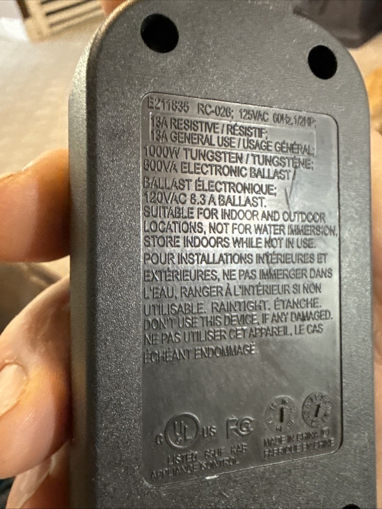 REMOTE CONTROLLED WIRELESS REMOVEABLE OUTLETS INDOOR E211835