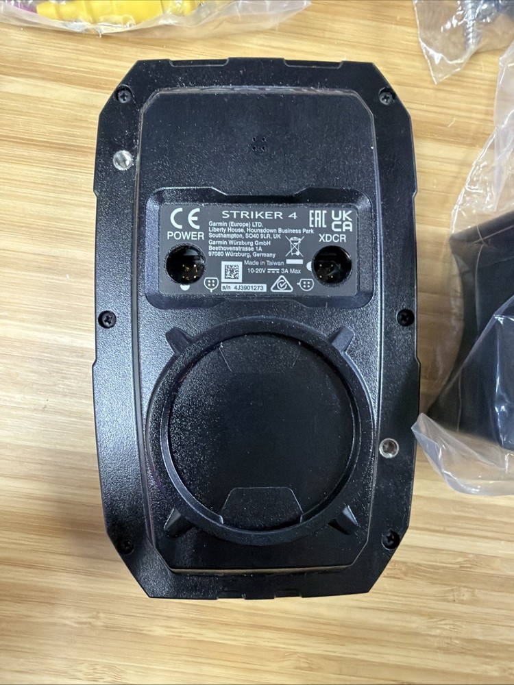 Garmin Striker Plus 4 Fishfinder + Transducer