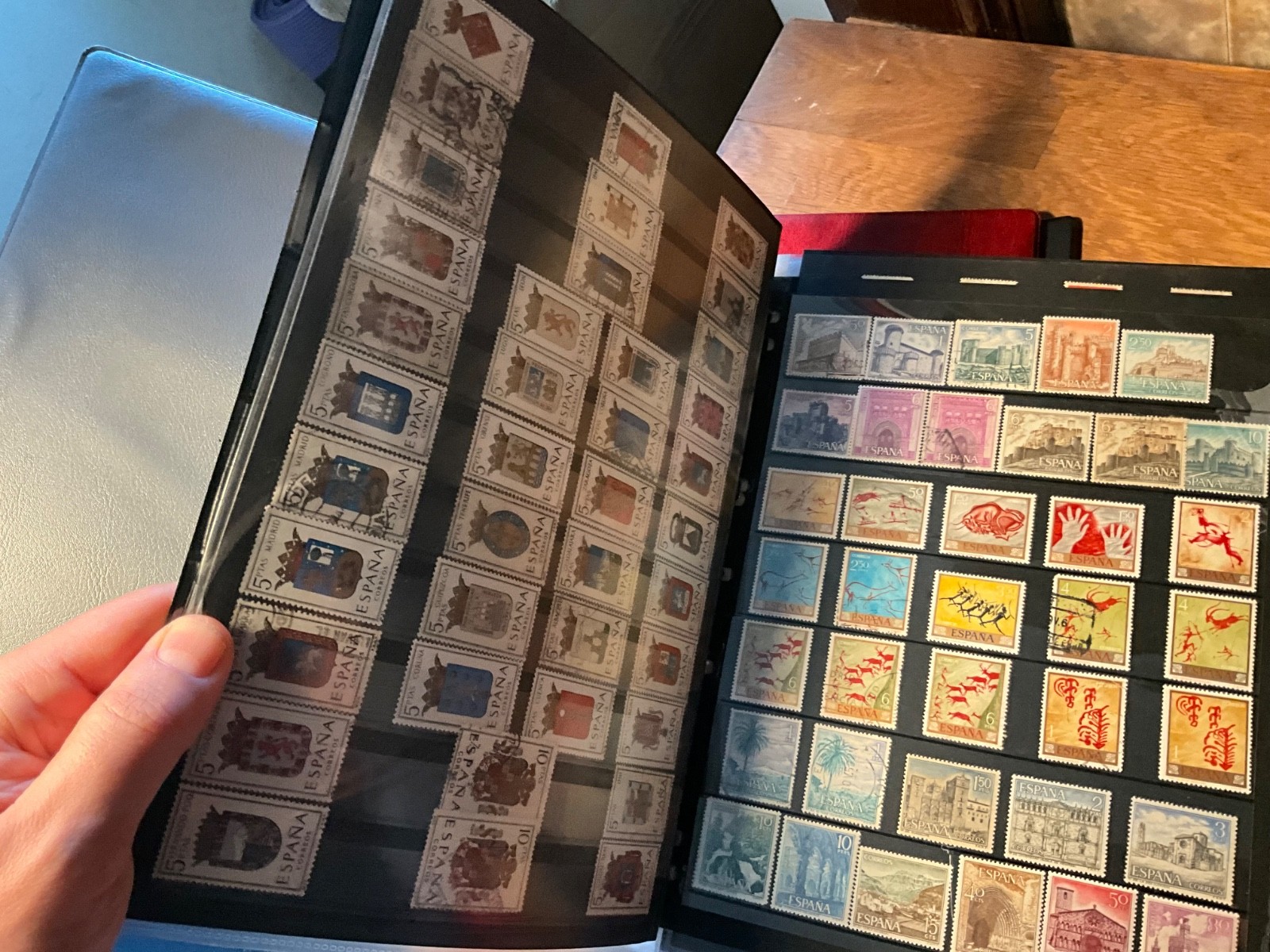 worlds stamps vintage large lot 6.1 kg 5 albums leaves cards vintage to modern