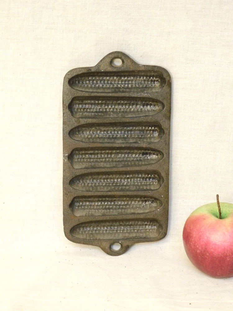Antique Primitive Vtg Mini 8" Cast Iron Cornbread Mold #2 Corn Cob Ear Baking
