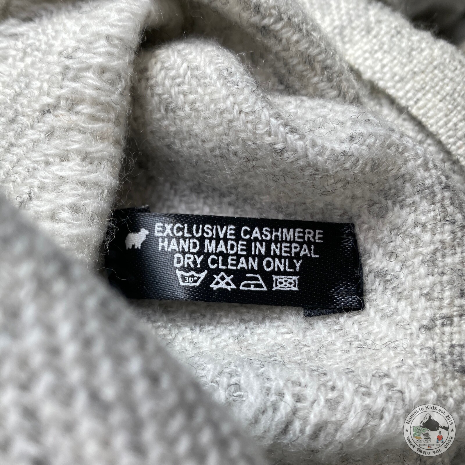 Cashmere Blanket "Ama" (अमा), Handcrafted from Nepal, Bedspread, Cuddle Blanket