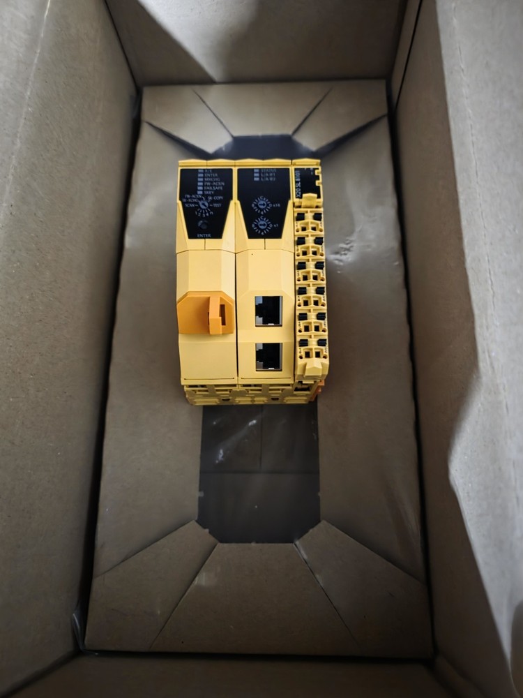 1PC New B&R controller module X20SL8101