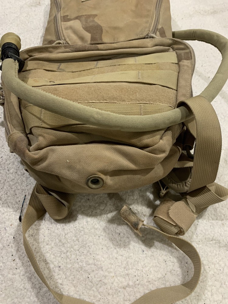 Camelbak Desert Camouflage Hydration Pack Backpack Has Bladder