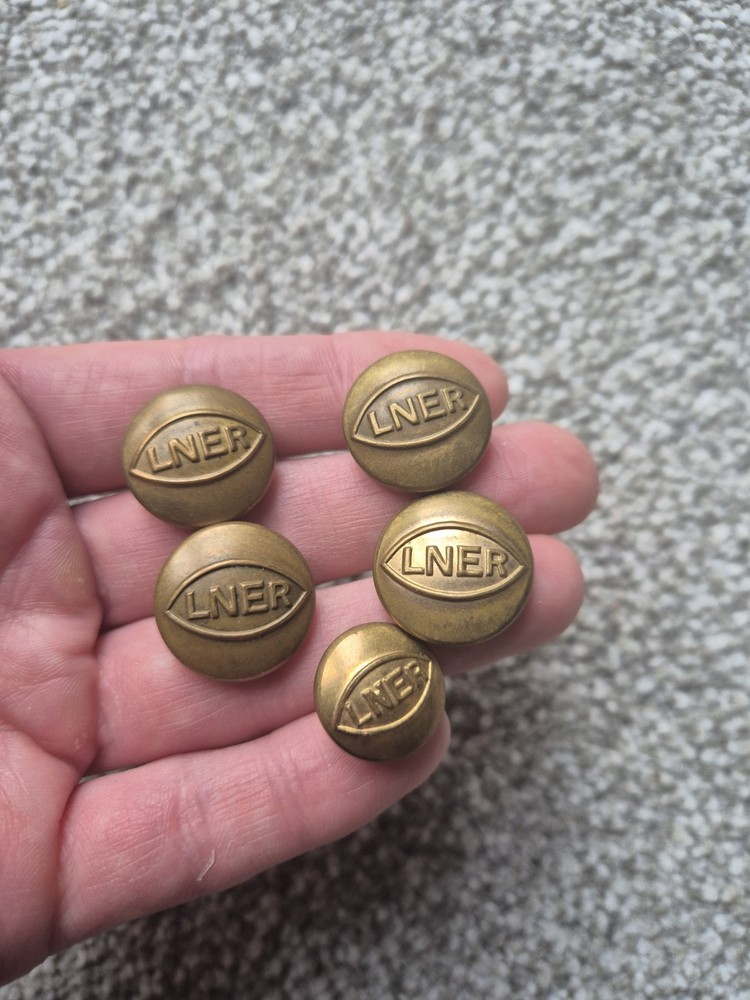 5 x LNER Railway Company Button Original