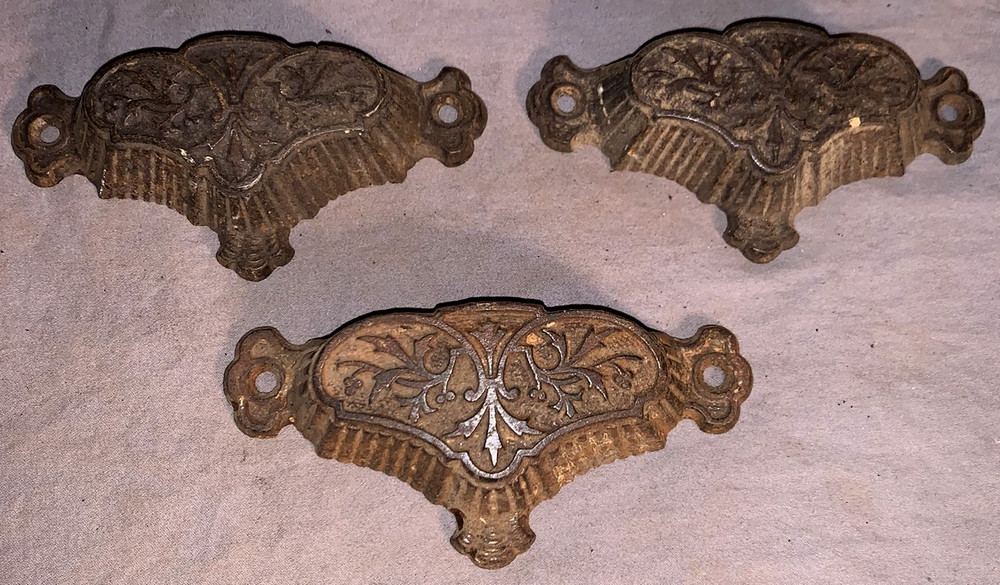 Nice Group   3  Antique  Cast Iron  Bin  Cabinet  Pulls  2 Sizes