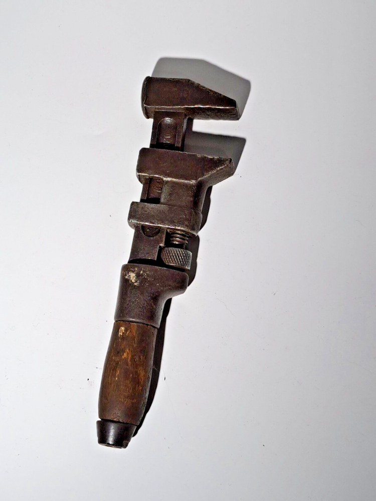 ANTIQUE W & B MONKEY PIPE WRENCH WOOD HANDLE 8"