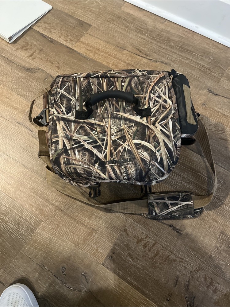 Flambeau Floating Blind Bag Shadow Grass Blades