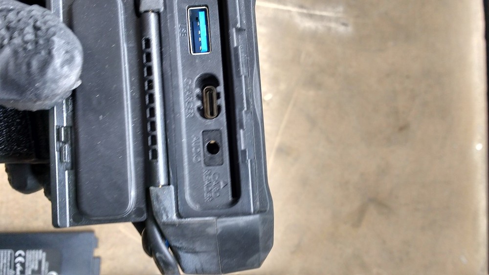 Chameleon 5R Rugged Biometric Handheld Device – Powers On