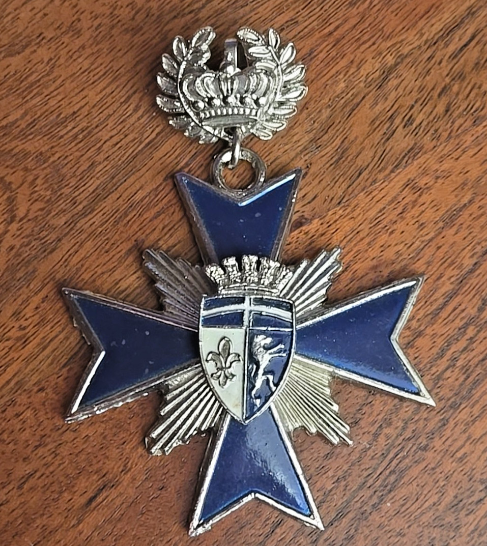 VTG Pour Le Merite French Blue Max Coat Of Arms MEDAL CROWN & FLUER DE LIS LION