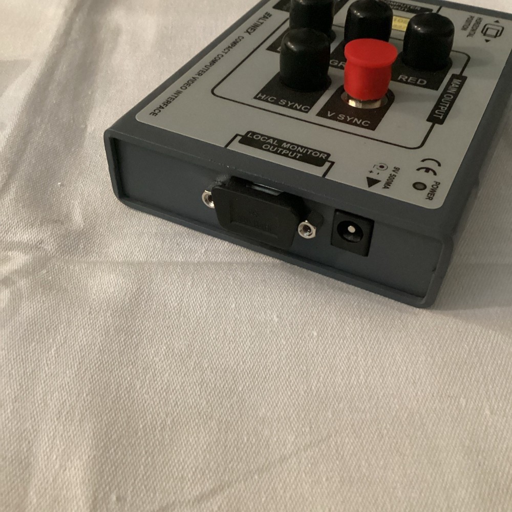Altinex Compact Computer Video Interface DA1910SX
