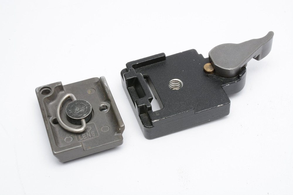 Manfrotto Quick Change Rectangular Plate Adapter #323 w/QR plate