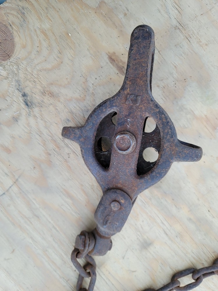 Heavy Duty Pulley And Chain System, Large Hook Opens To Make Loading Easy