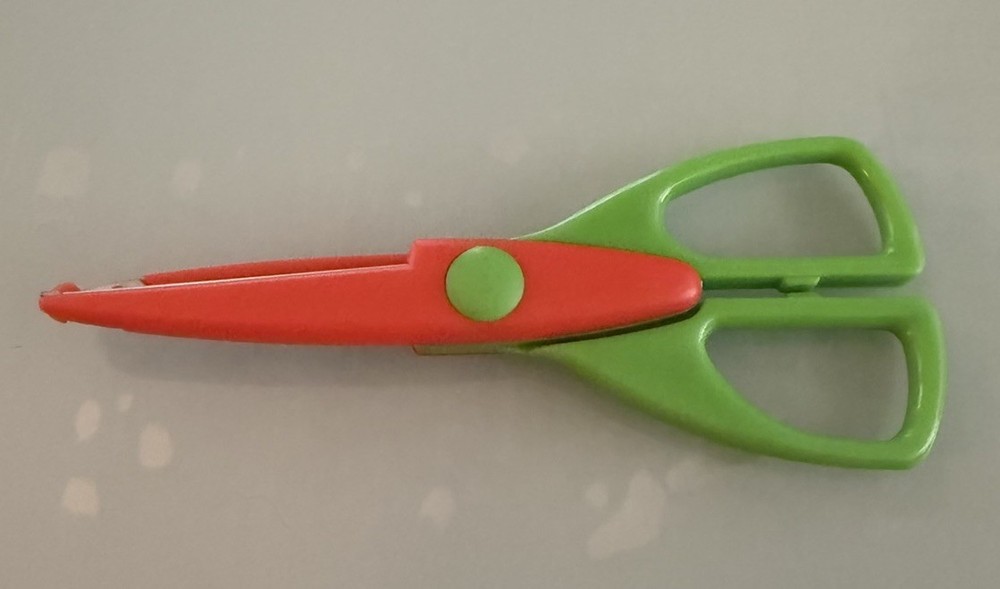 BYCIN Decorative Paper Edging Craft Scissors - Square Wave Pattern