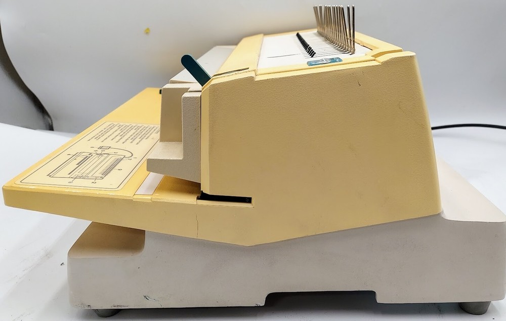 GBC Binder Model 470KM