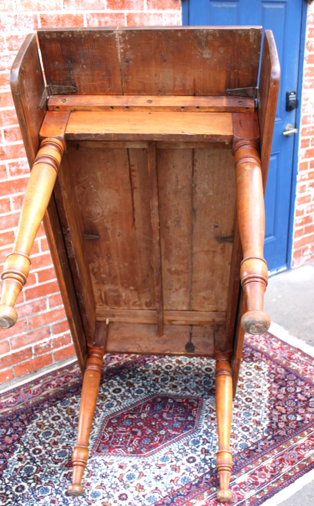 English Antique Pine Drop Leaf Table / Kitchen Table /Dining Table