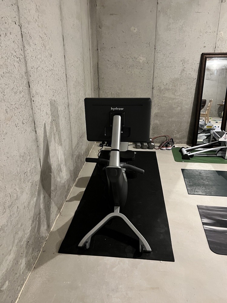 Hydrow Rowing Machine Barely Used Great Condition + Mat