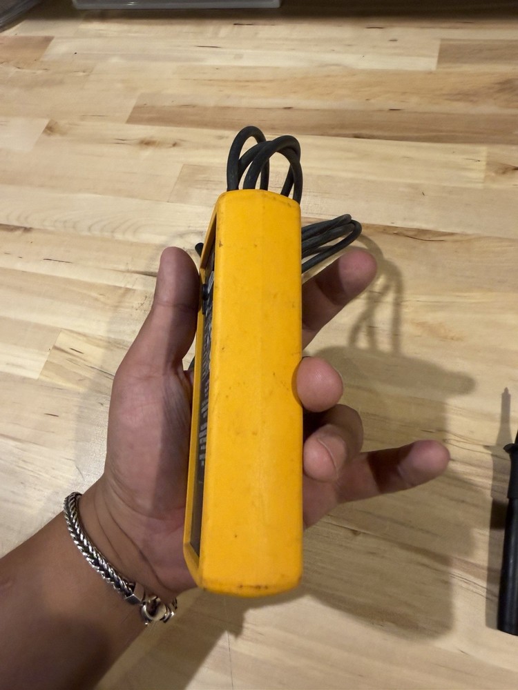 FLUKE 9040 DIGITAL PHASE ROTATION INDICATOR METER (SHIPS FAST) TESTED