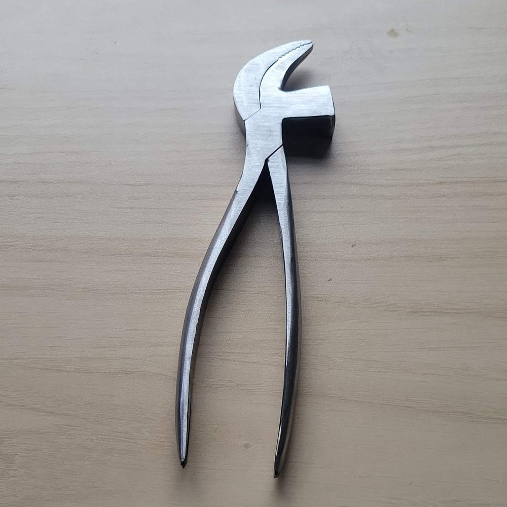 Cobbler boot tool for bootmaking.