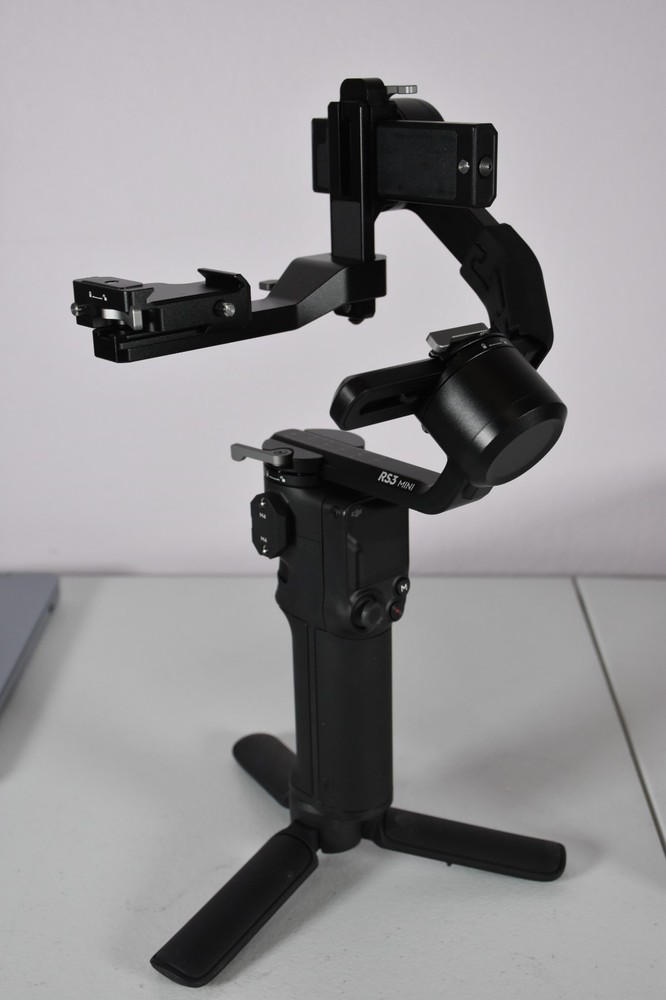 DJI RS 3 Mini Camera Gimbal 3-Axis Stabilizer - Complete