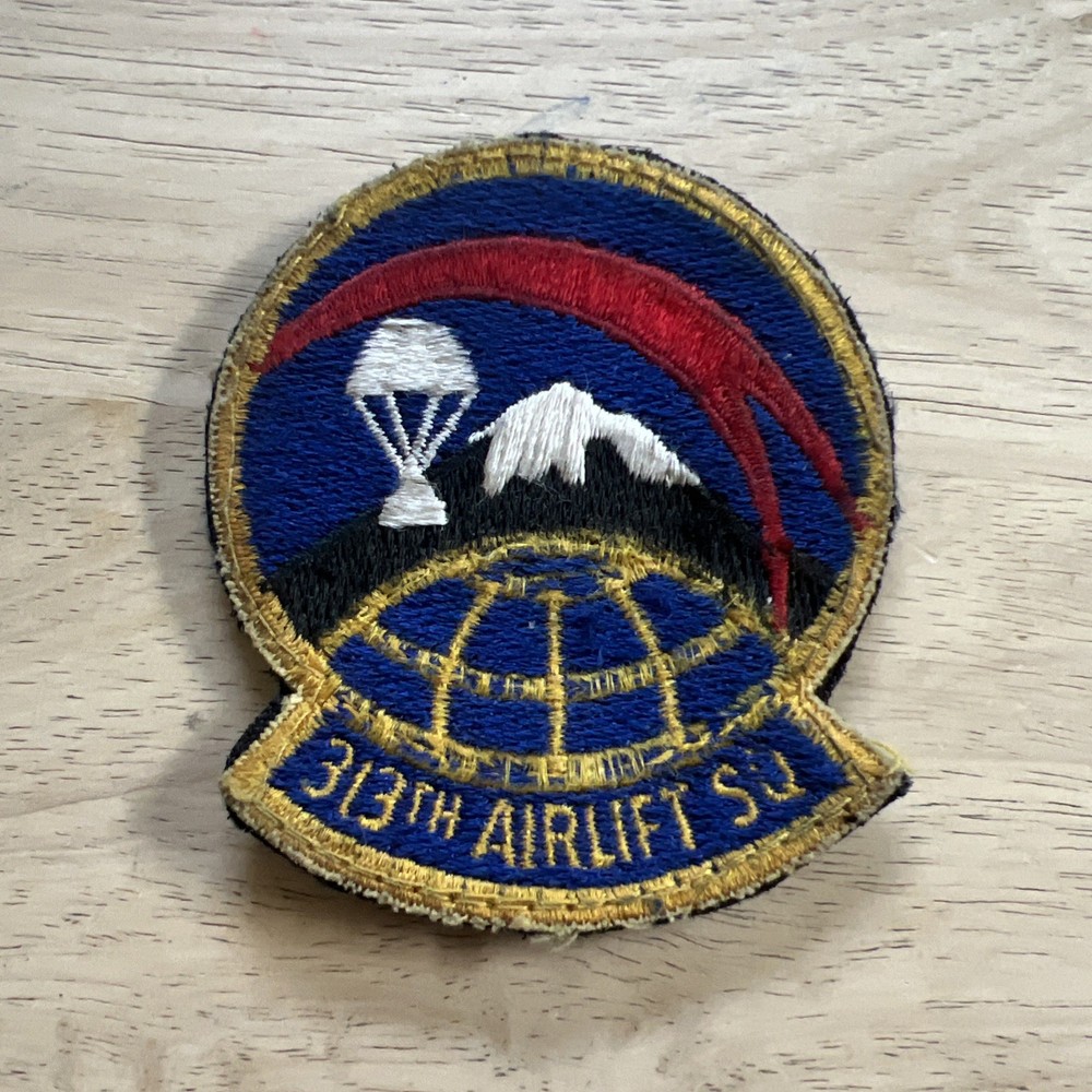 US AIR FORCE PATCH, 313TH AIR LIFT SQUADRON, WITH HOOK LOOP