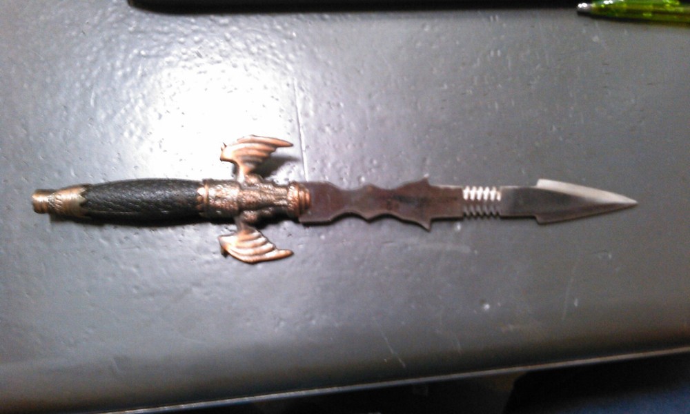 WHITE TAIL CUTLERY, HAND MADE DAGGER,