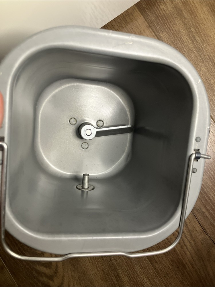 Sanyo SBM10 Automatic Bread Maker Machine Home Bakery