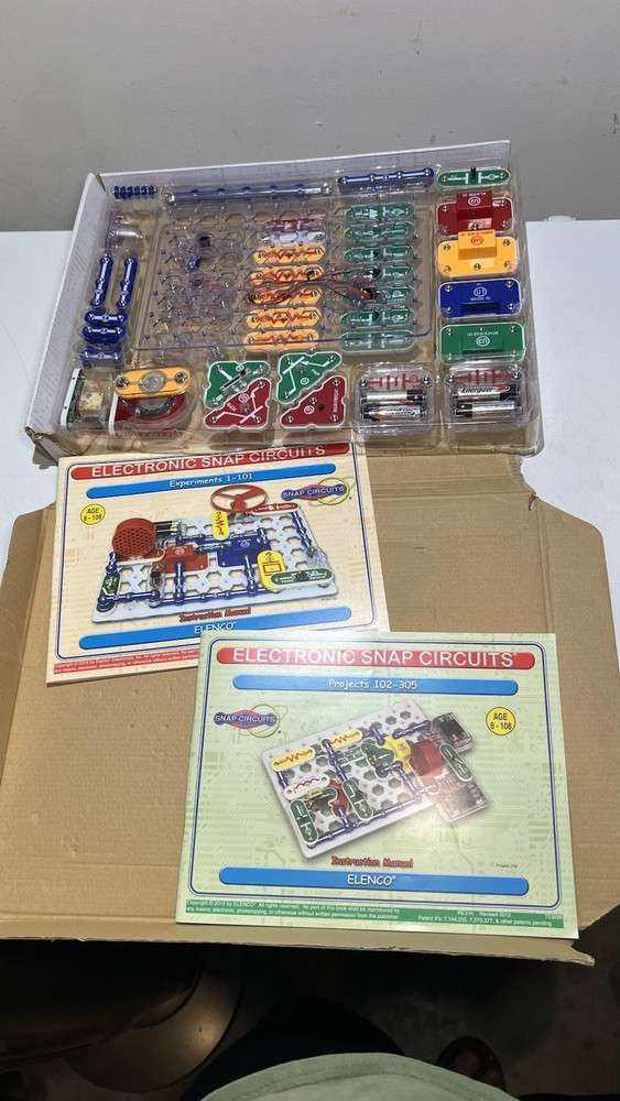 Snap Circuits SC 300 STEM Electronics Exploration kit Science