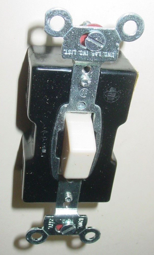 Vintage Hubbell 4-Way Push Button PresSwitch Flush Light Switch Ivory USA NOS