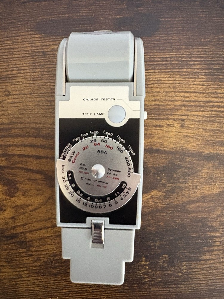 Nikon F Camera Flash Unit Model BC-7 in Original Case Untested