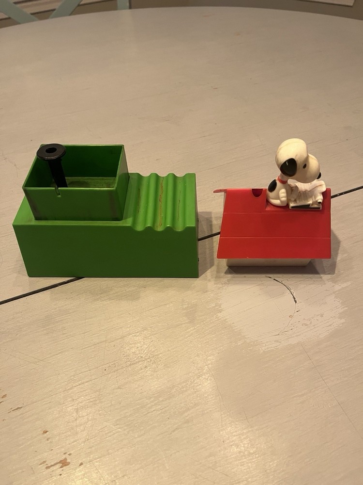 Vintage Snoopy pencil sharpener
