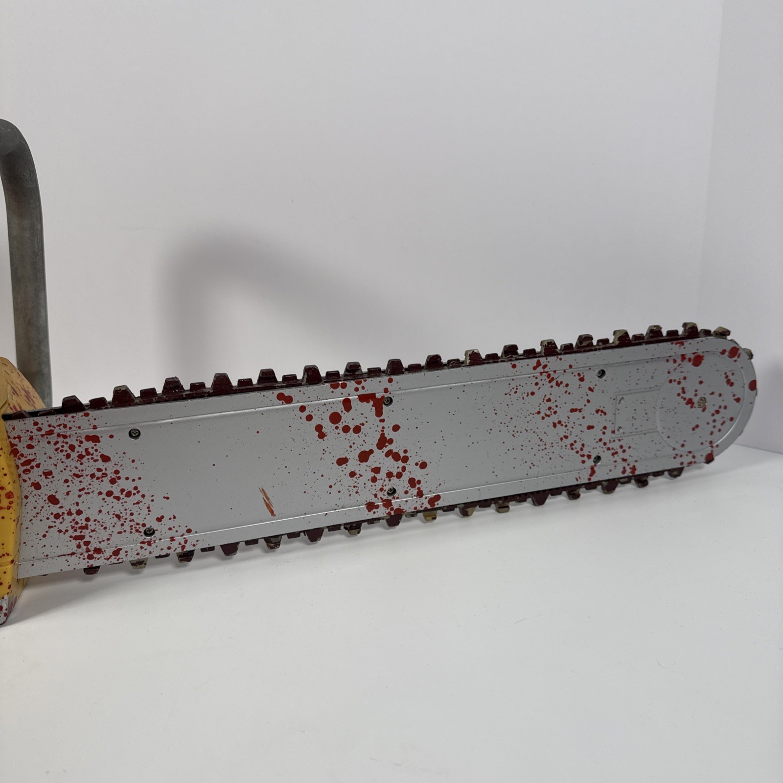 Gemmy Rubie's Leatherface Texas Chainsaw Massacre 29'' Chainsaw Prop Halloween