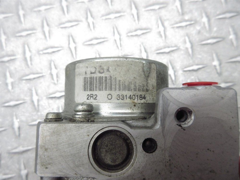 2014 13-16 Triumph 1050 Speed Triple ABS Brake Module Pump Control Unit