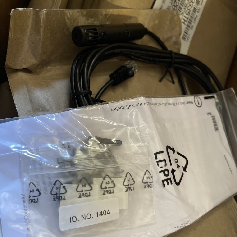 Brand New APC AP9335TH Temperature and Humidity Sensor