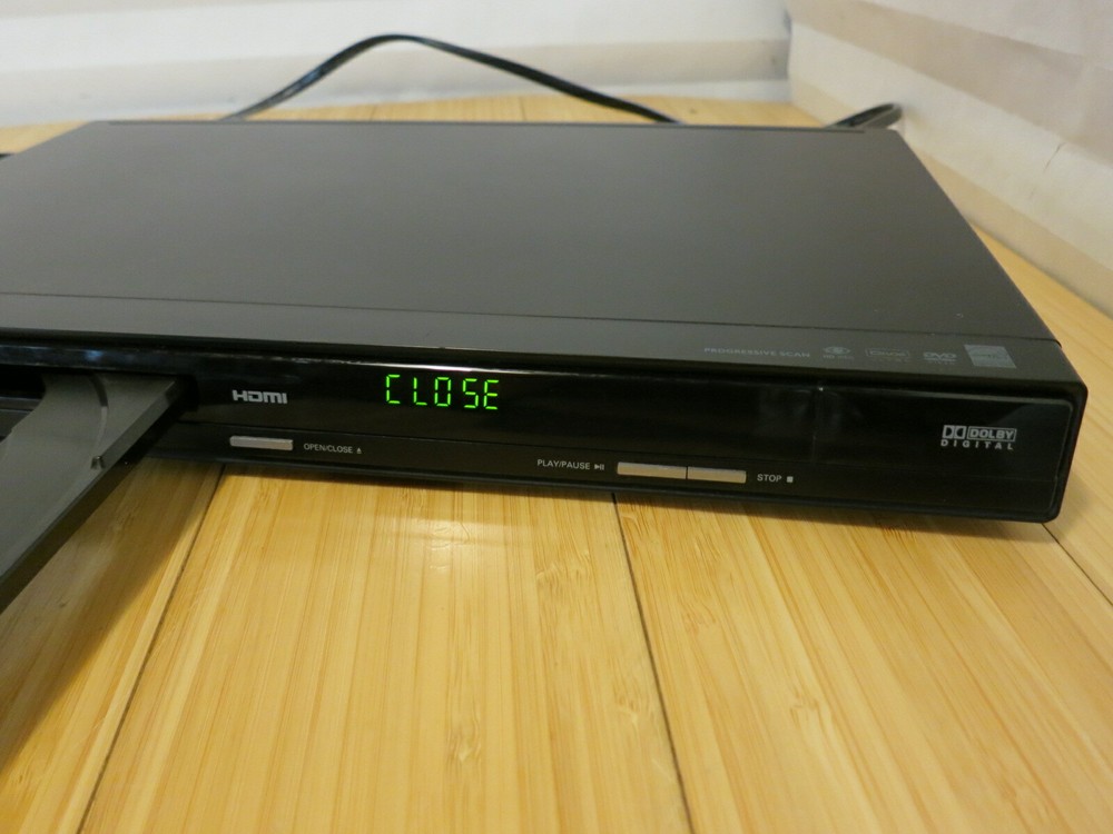 Philips DVP3962 Progressive Scan DVD Player - door can be grumpy but working