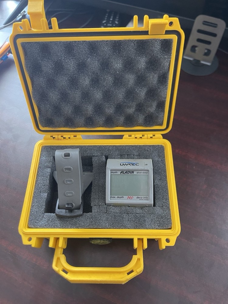 UWATEC Aladin Pro Dive Computer with Beuchat Strap & Hard Case