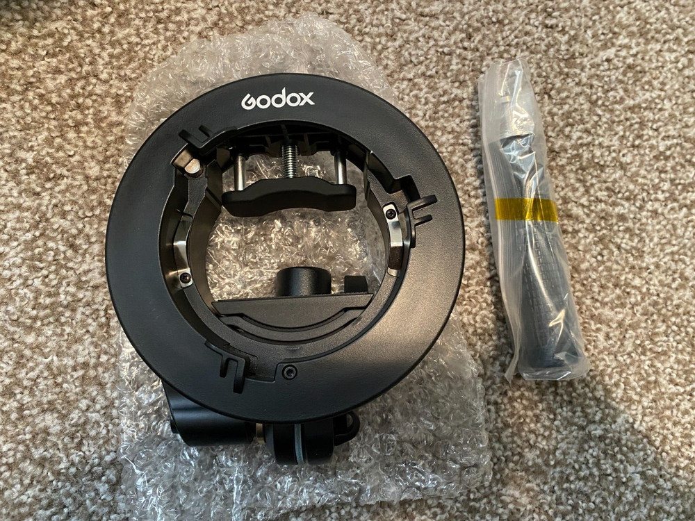 Godox S2 S Type Speedlite Bracket for Bowens + Cold Shoe Flash Mount NEW