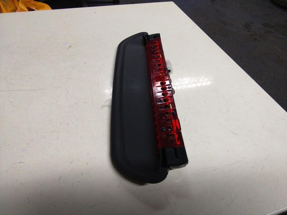 BMW E90 3 SERIES HIGH LEVEL/THIRD BRAKE LIGHT ASSEMBLY #168644