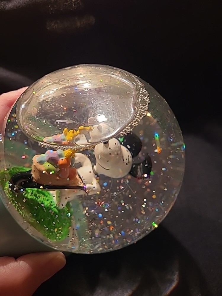Snoopy Easter LIGHT UP Water Globe Snow Globe Please Read