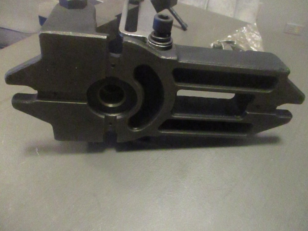 Dayton 4Tk07 4" Machine Vise With Angle Base