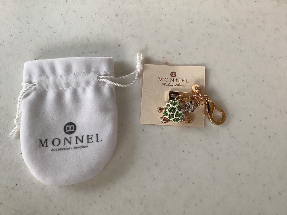 Monnel Crystal Turtle With Lobster Clasp Charm