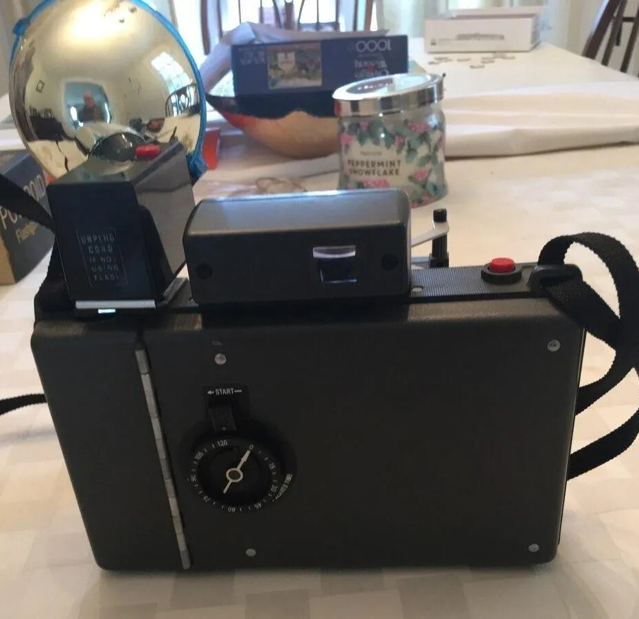 Polaroid Countdown M60 Automatic Land Camera #268 Flashgun and manual