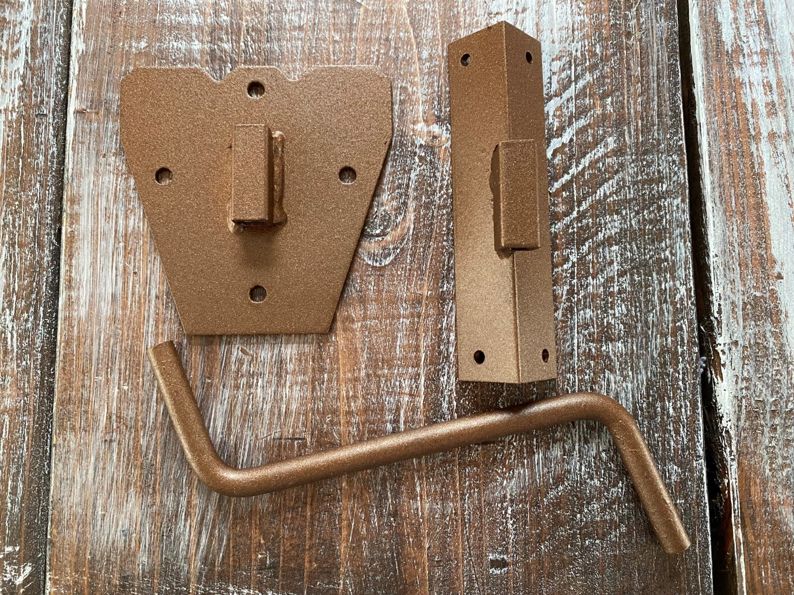 Amazeen Outdoors Adjustable Shoulder Mount Wall Hanger Whitetail Deer Mule