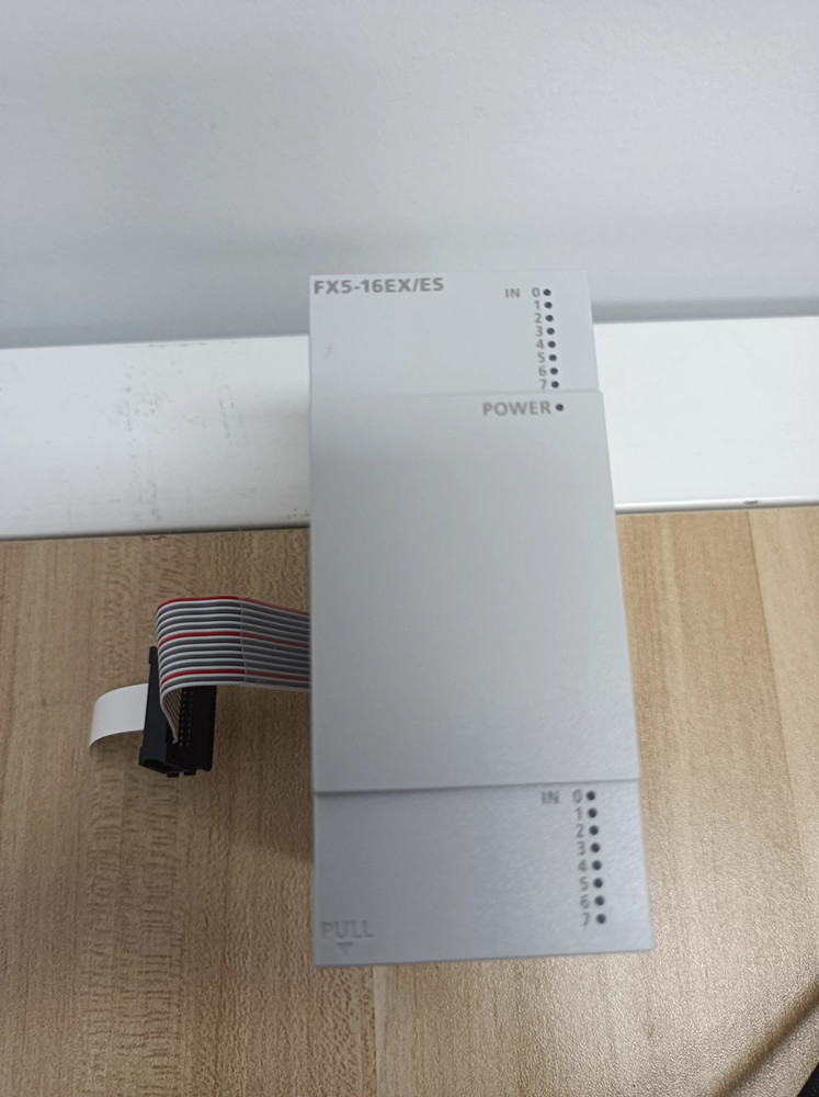 1pcs Mitsubishi PLC FX5 Extension Module FX5-16EX/ES